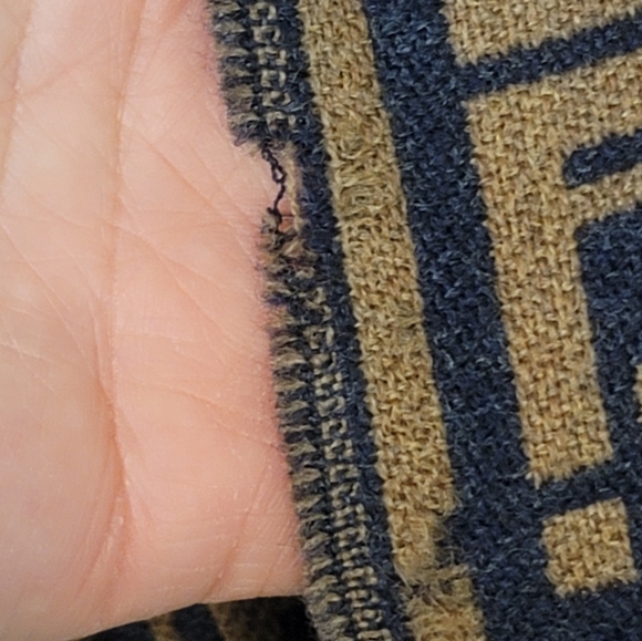 #362 Fendi Wool Scarf - Picture 6 of 8